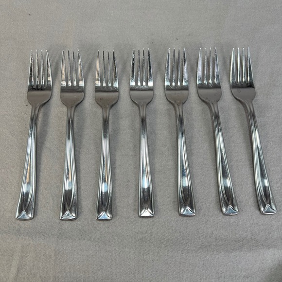 Oneida Lincoln Stainless Flatware Set 36 Pc Mirror Finish Discontinued Pattern - Picture 8 of 16